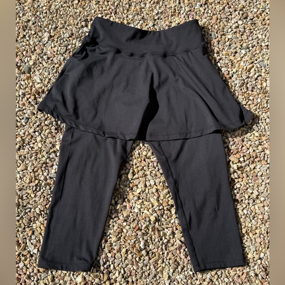 Anivivo skapri skirt and leggings - size M